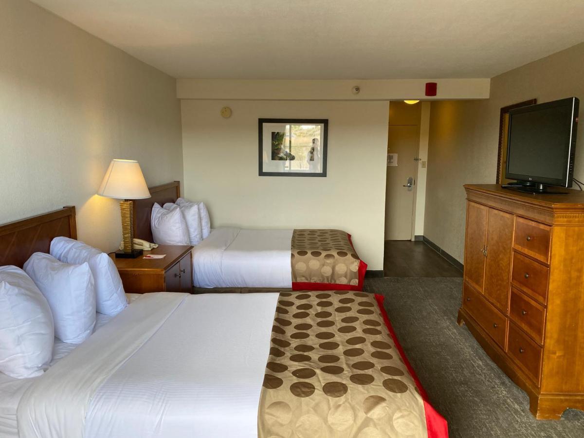 Ramada By Wyndham Albuquerque Midtown Hotel Exterior photo